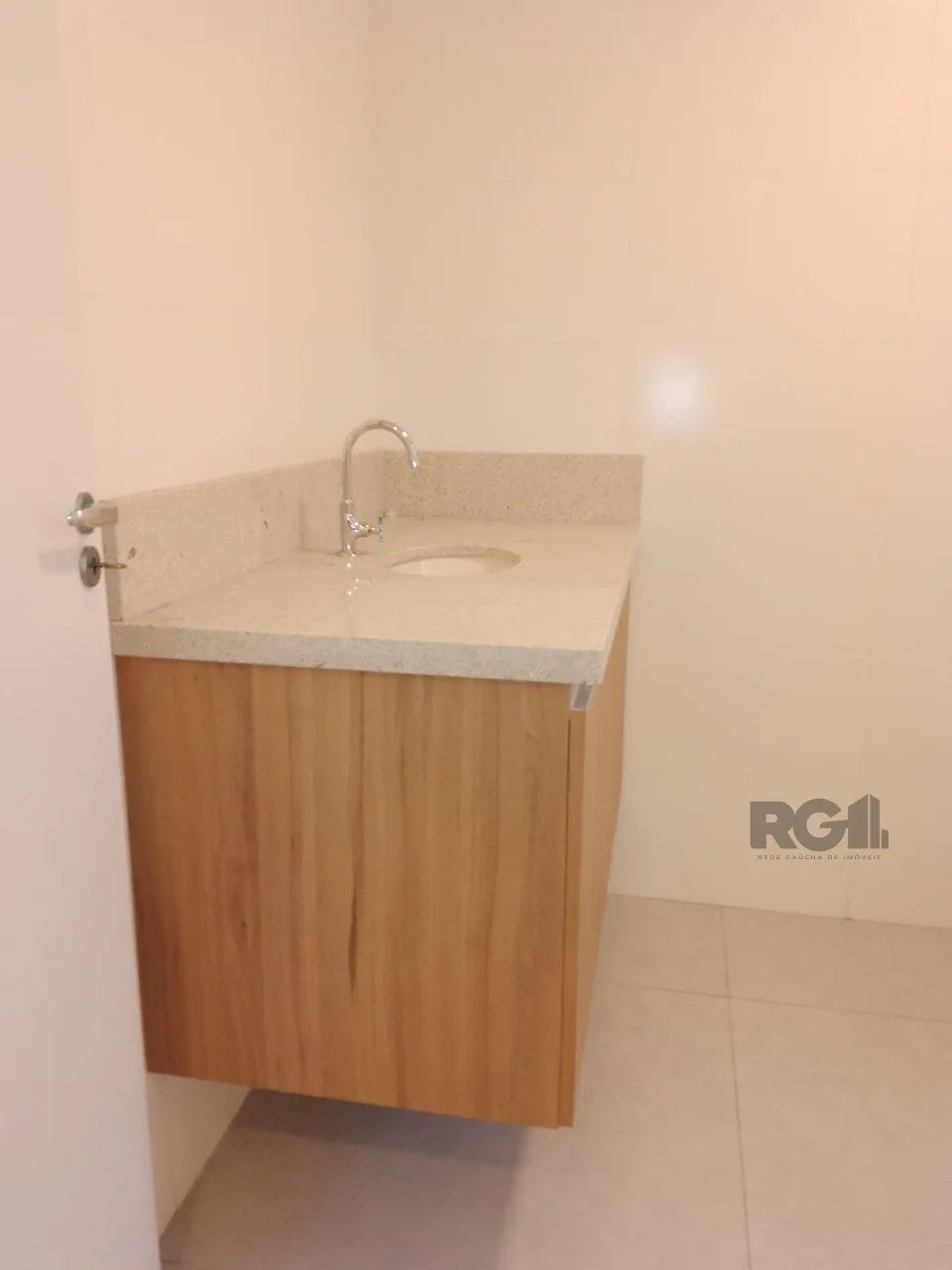 Imagem Raridade, apartamento 3 dormitórios,reformado, desocupado,no Centro