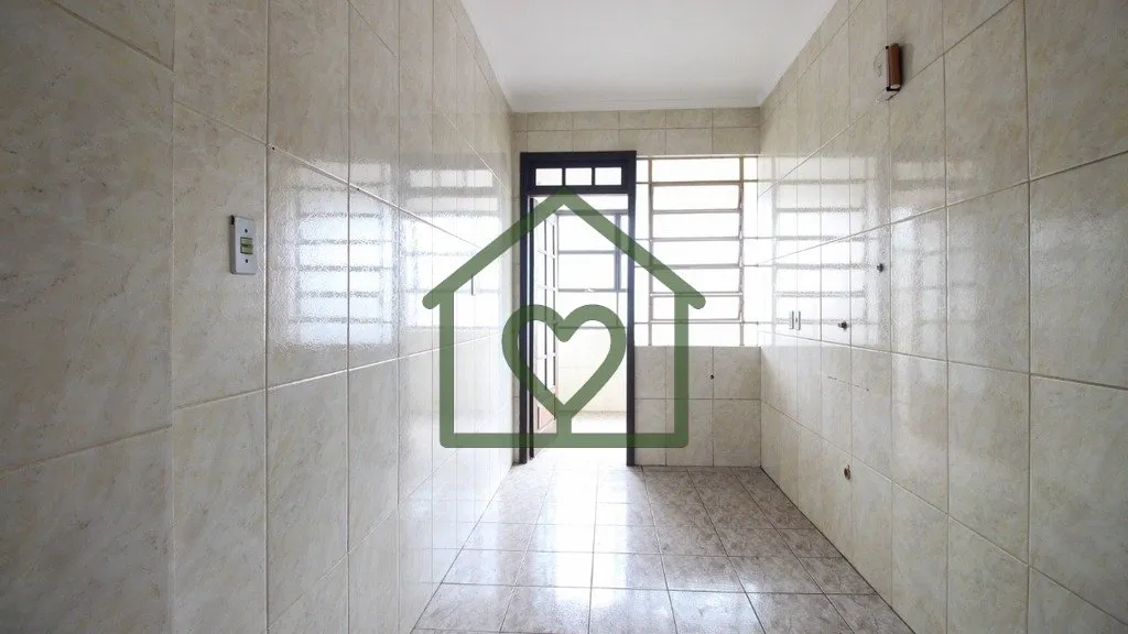 Imagem Apartamento amplo e no bairro Rio Branco, uma das regiões mais valorizadas de Porto Alegre. Com 135...