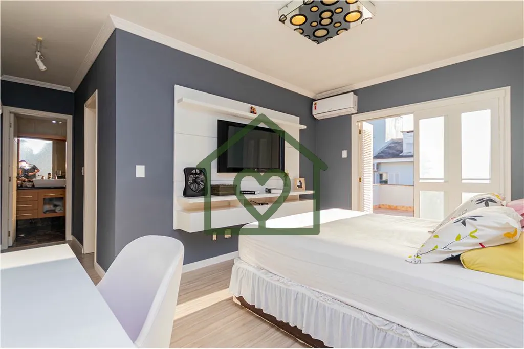 Imagem Excelente Casa em Condomínio fechado no Ecoville, composta de 2 pisos, com opção do terceiro. Pri...