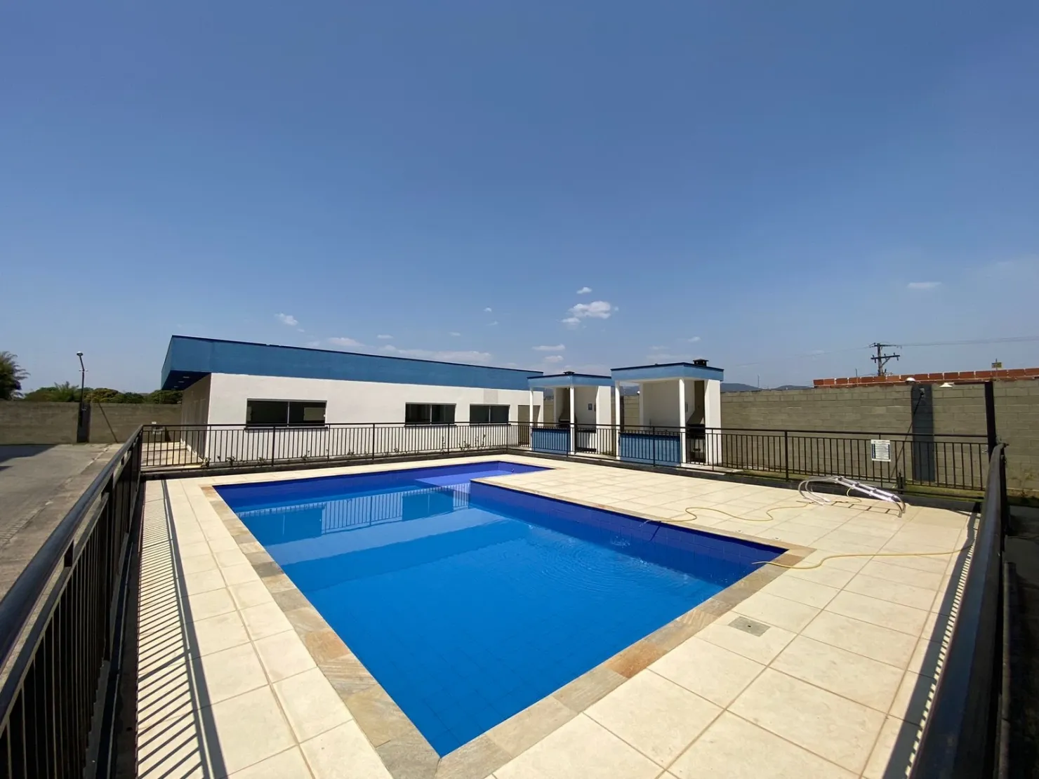 Imagem Apartamento à venda dois dormitórios com sacada e vista para a Serra, Feital, Pindamonhangaba, SP