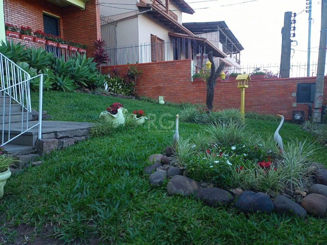 Imagem Casa para Venda - 220m², 3 dormitórios, sendo 1 suites, 1 vaga - Camaquã