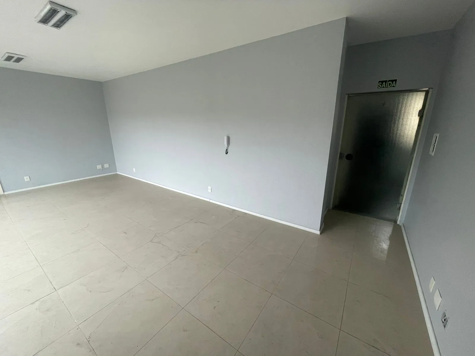 Imagem Sala comercial à venda em Porto Alegre, Menino Deus, 36m2