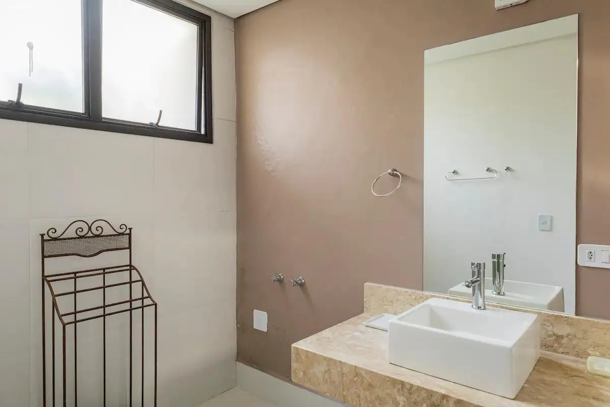 Imagem Casa em Condomínio para Venda em São Sebastião, Camburi, 5 dormitórios, 3 suítes, 5 banheiros, 3 vagas