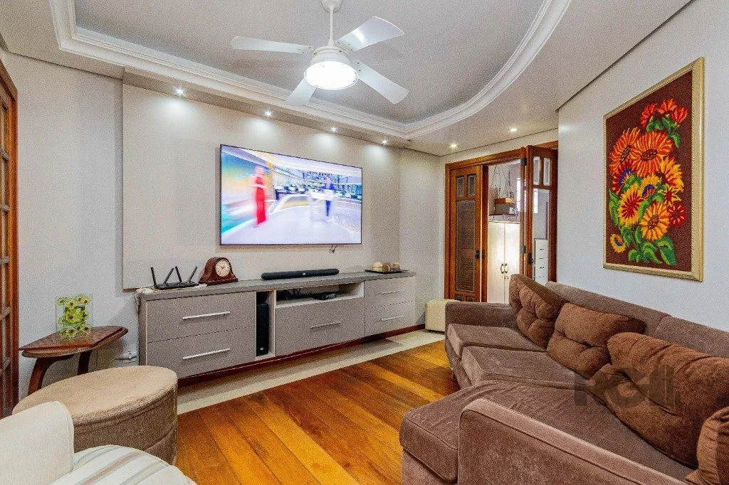 Imagem Casa de 4 dormitórios 304m² no bairro Jardim Lindóia