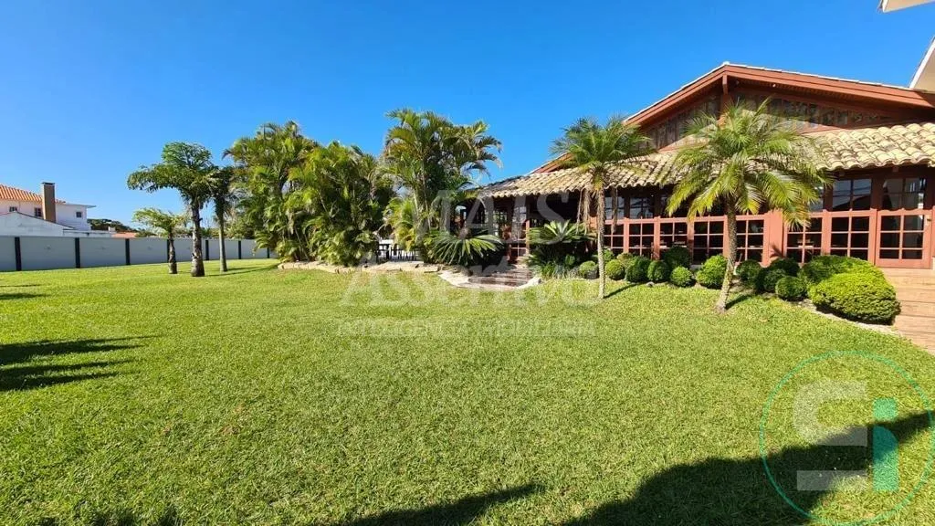 Imagem Casa mobiliada com 06 dormitórios em Xangrilá Atlântida