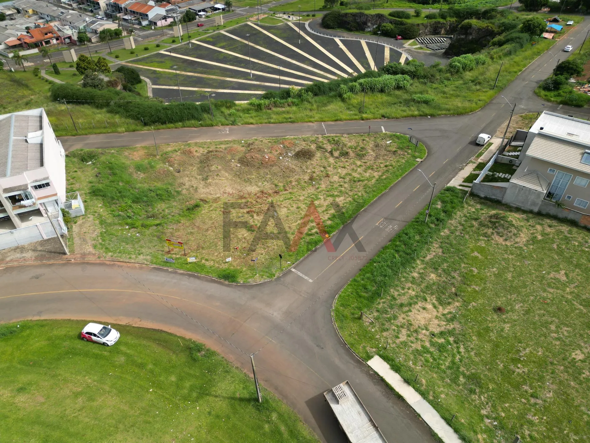 Imagem Terreno à Venda em Guarapuava - 597,82 m ao Lado da Praça da Fé
