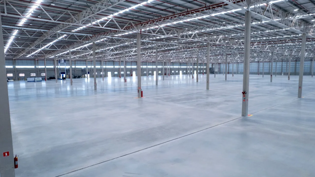 Imagem Alugue já o seu Armazém Industrial de 10.017,65 m² em Betim-MG, bairro São Marcos!