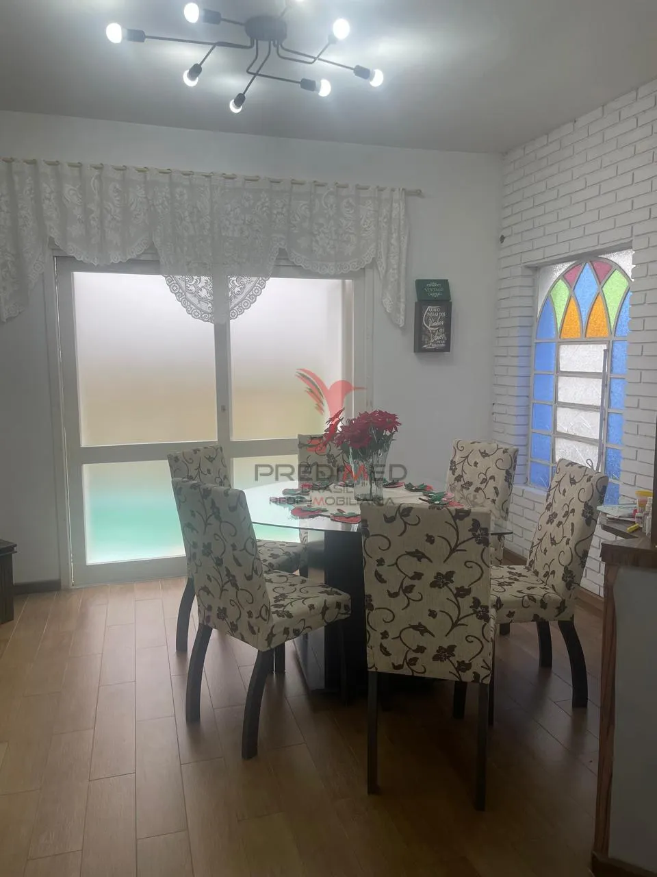 Imagem CASA A UMA QUADRA DA DOM JOAQUIM, pronta para moradia, toda reformada, é só se mudar
