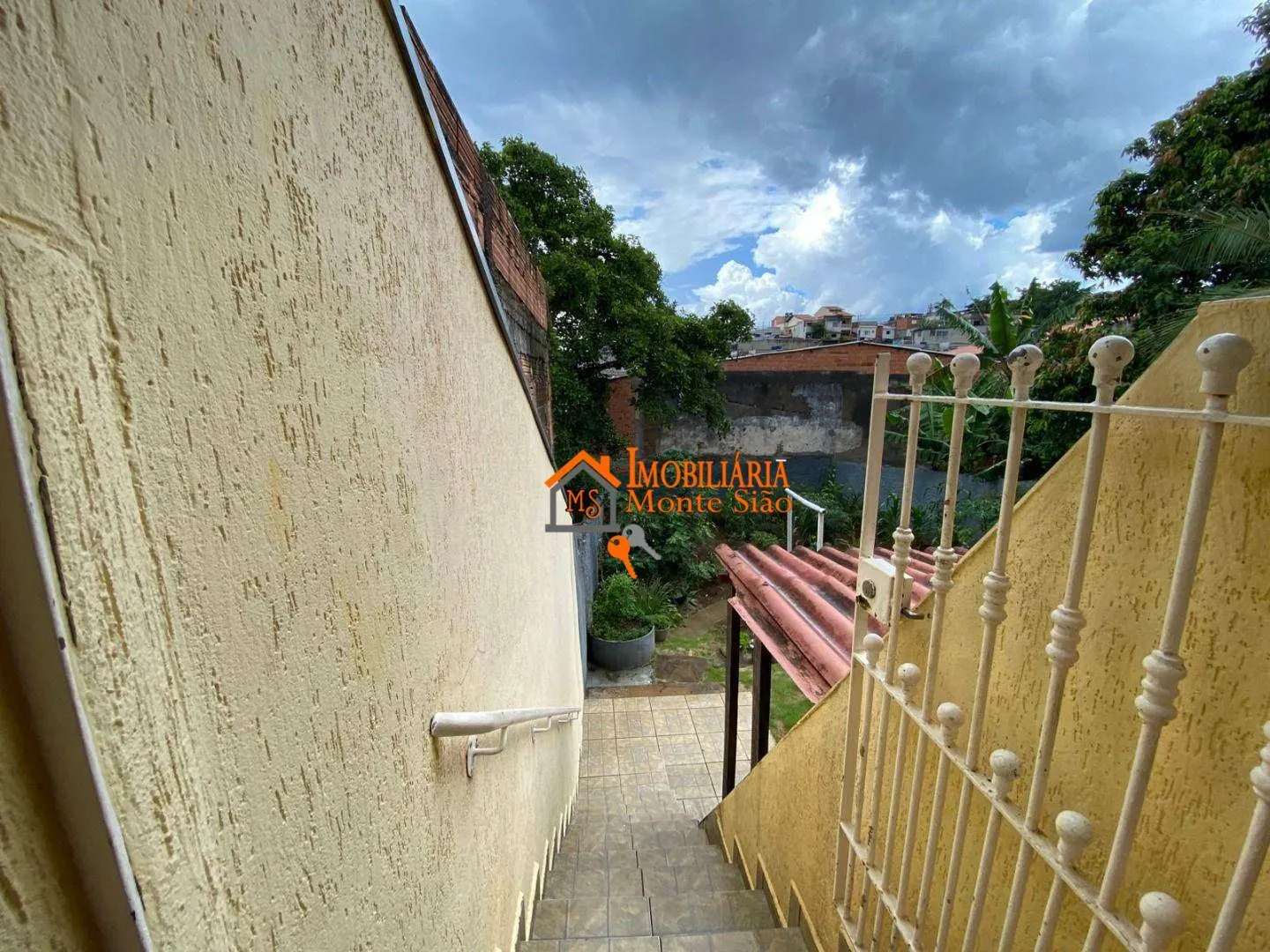 Imagem Casa com 3 dormitórios à venda, 180 m² por R$ 500.000,00 - Cidade Soberana - Guarulhos/SP