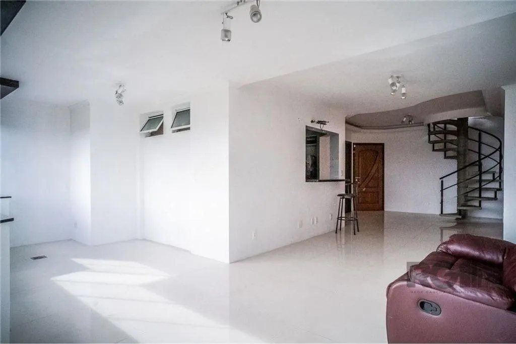 Imagem Excelente cobertura de 255m² com 3 dormitórios e 2 vagas.