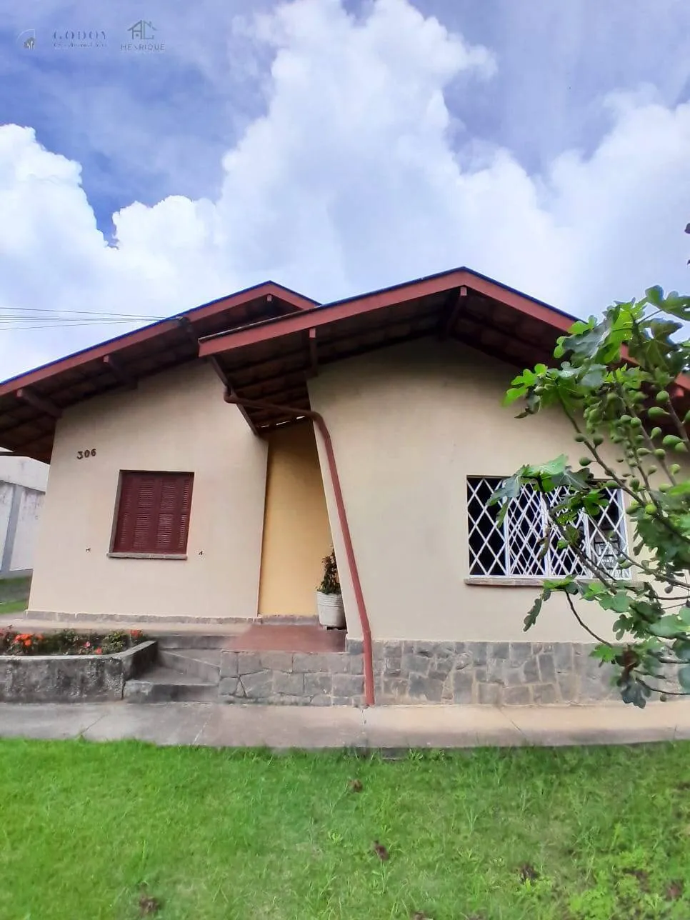 Imagem Casa Campos do Jordão Ideal para moradia ou investimento em pousada/airbnb.