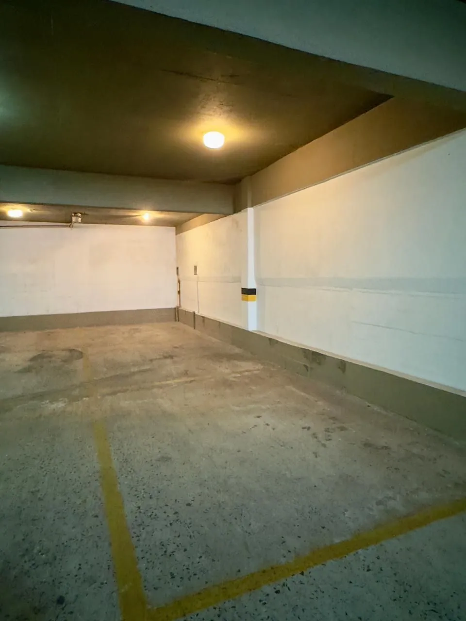 Imagem Oportunidade! Sala com garagem dupla na Cristóvão!