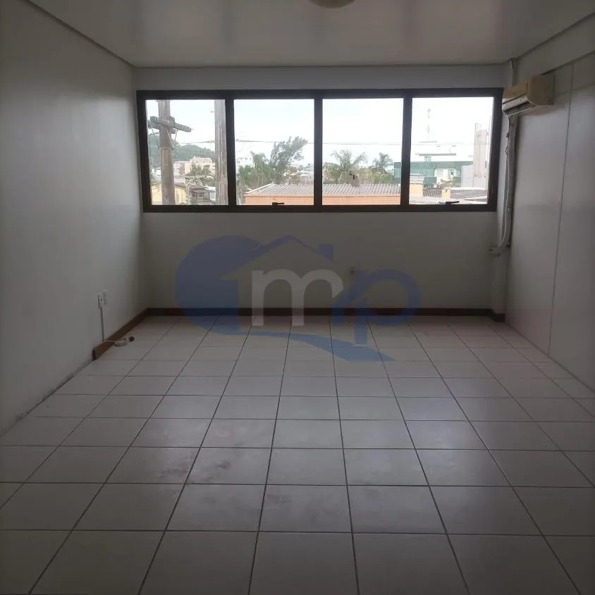 Imagem Sala comercial a venda com 94m² no centro de Torres/RS