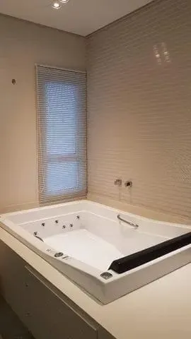 Imagem Casa à venda 4 Quartos, 4 Suites, 5 Vagas, 670M², Urbanova, São José dos Campos - SP | Condomínio Residencial Jaguary,