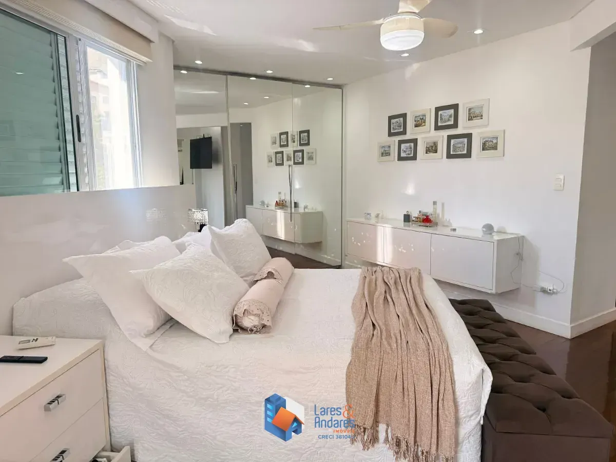 Imagem Casa no condomínio Casa do Horto para venda com 3 quartos, sendo 3 suítes, 560m²
