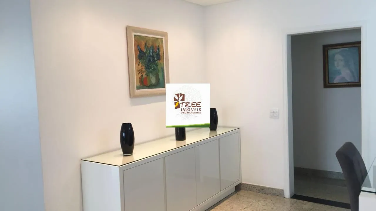Imagem VENDA DE CASA TÉRREA NO CONDOMÍNIO MONTEREY VILLE, EM MOGI DAS CRUZES, 700m² com 4 quartos, 2 suítes, piscina, churrasqueira e 4 vagas. CONSULTE-NOS.