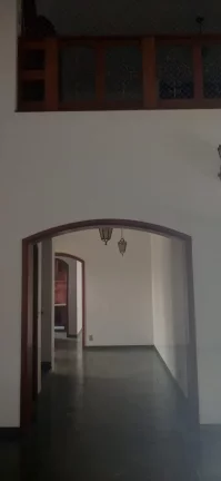 Imagem Residencia localizada no Estoril II, completa em armarios, 4 suítes.