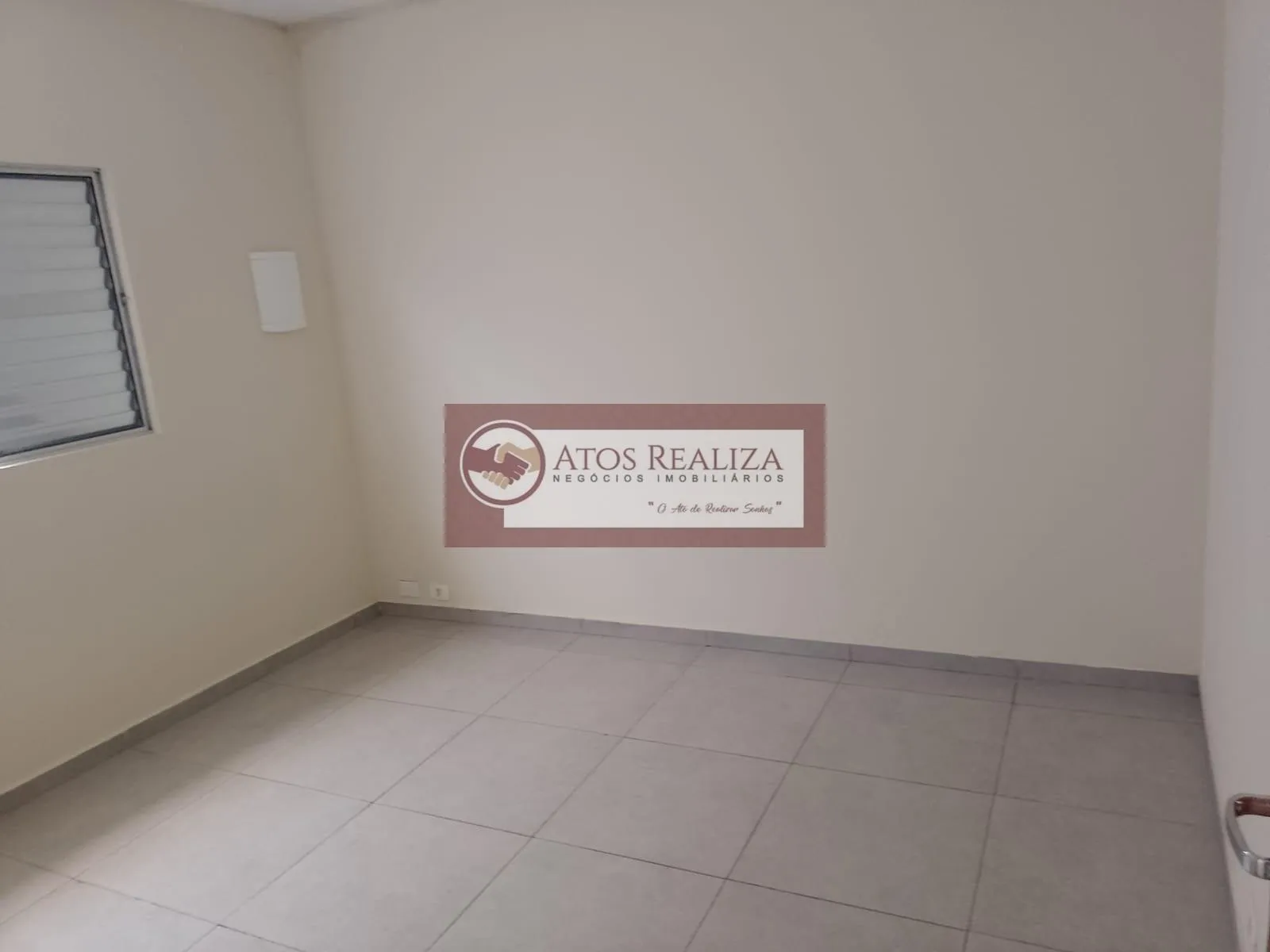 Imagem Oportunidade de locação no Guarapiranga. Alugo imóvel compacto de 1 dormitório, sala, cozinha, banheiro e Área de serviço, R$ 1.000