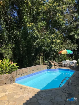 Imagem Casa Rustica com Piscina na Praia da Enseada, Ubatuba/SP - 300 m. do mar.
