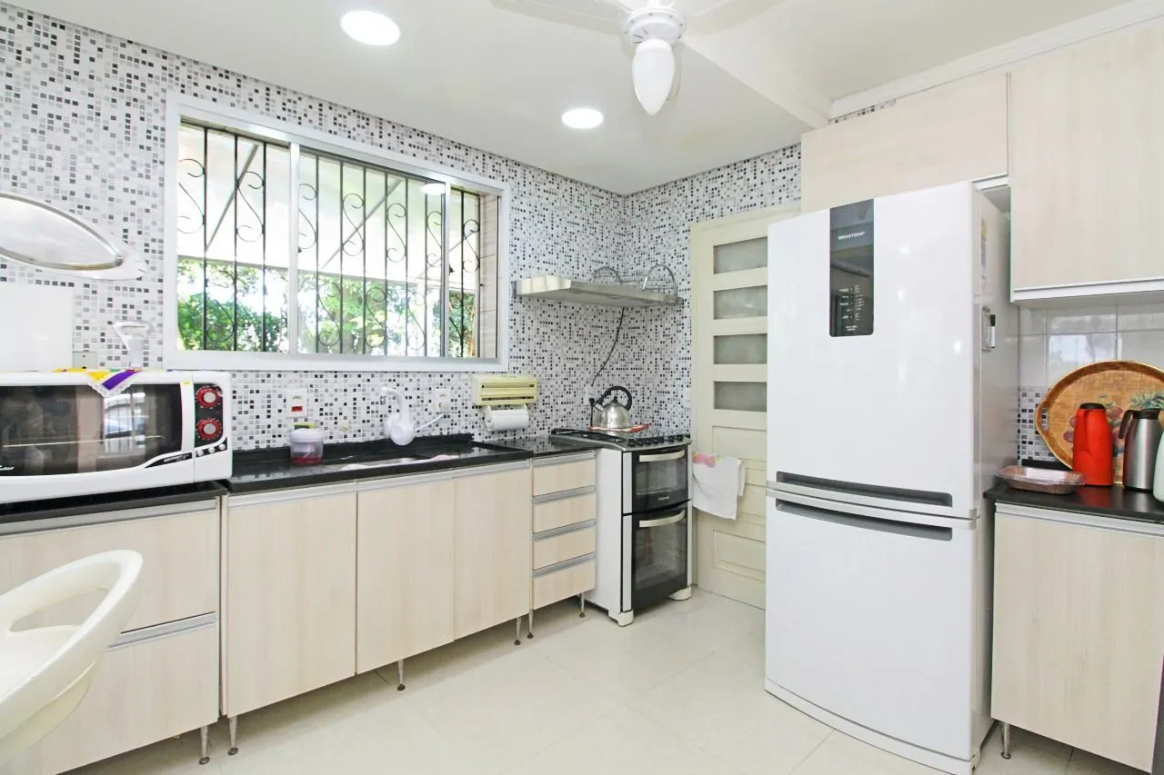 Imagem Duas casas em meio a muita natureza