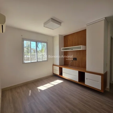 Imagem Localizada em um ambiente tranquilo, com apenas 59 residências, esta aconchegante e charmosa casa e...
