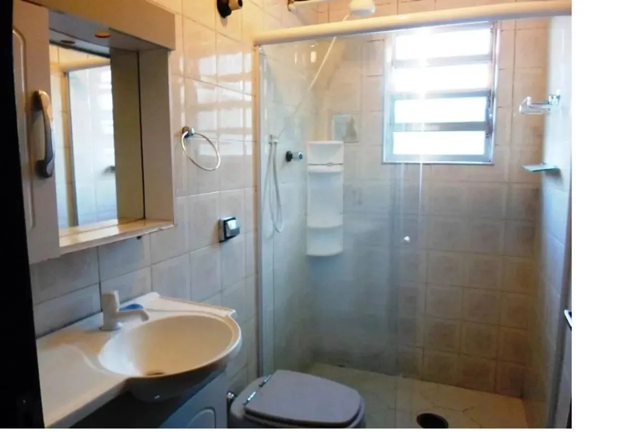 Imagem VENDO 03 CASAS NO MESMO TERRENO NO BAIRRO VILA SANTA CATARINA!