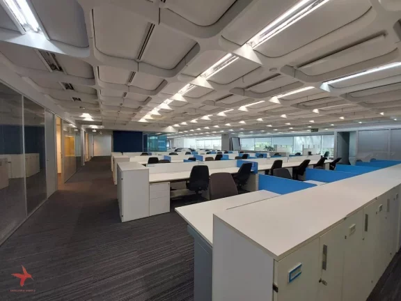 Imagem Locação de Sala Comercial de Alto Padrão em São Paulo - Jardim São Luís: 10 Salas, 12 Banheiros, 11 Vagas, 1.124m².