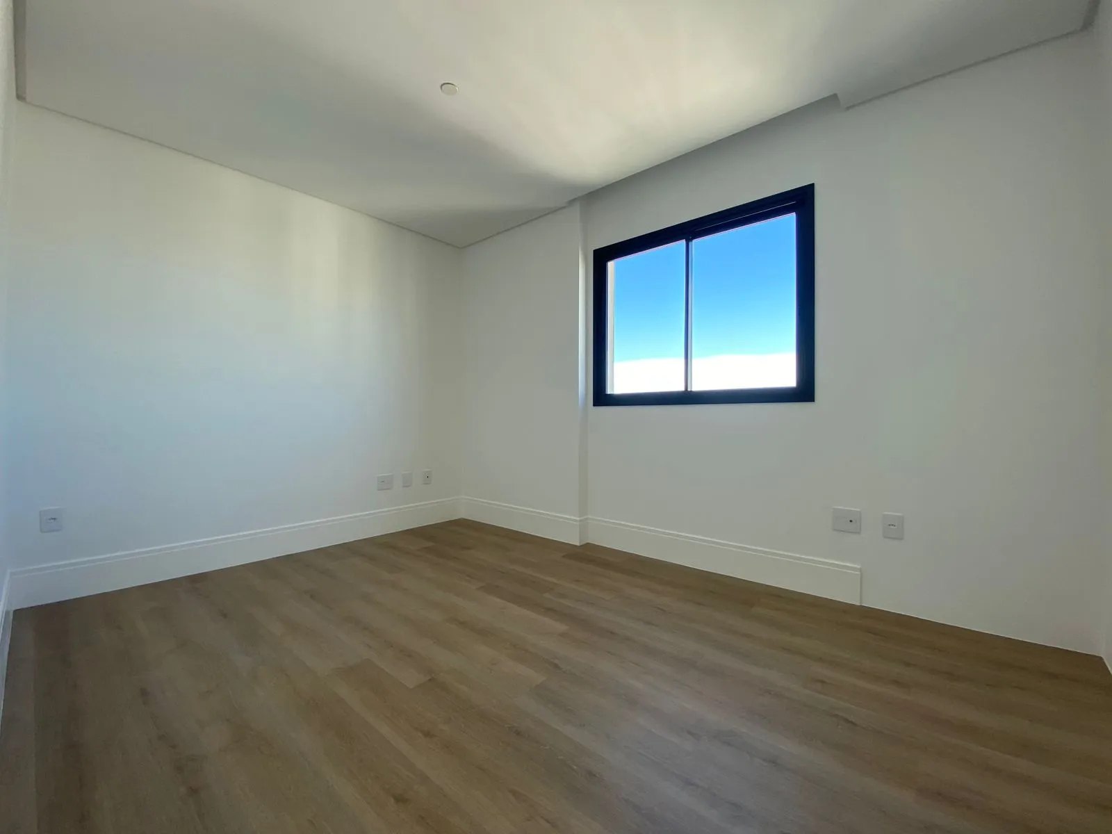 Imagem Apartamento com vista para o mar à venda com 185m2 por R$ 3.690.000,00