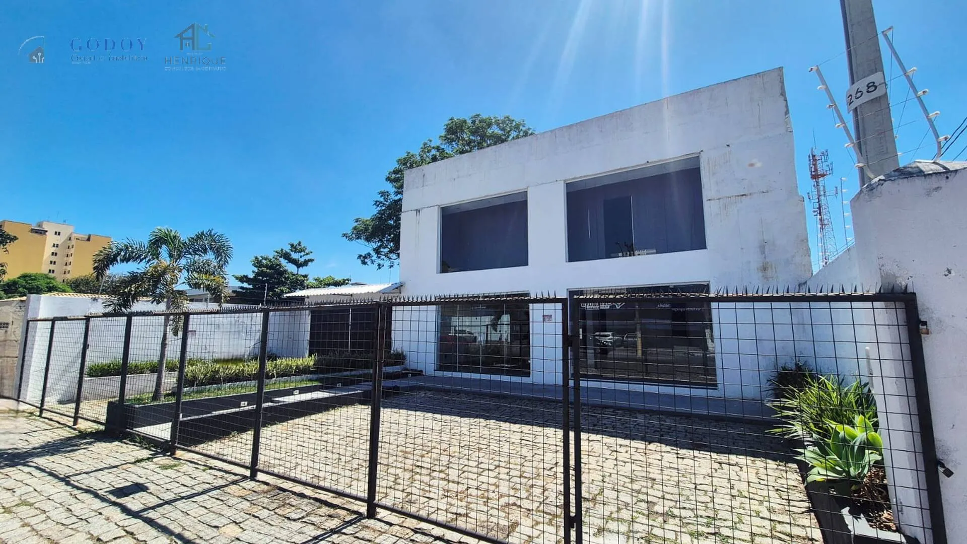 Imagem Ponto Comercial / Galpão para Locação - Pindamonhangaba