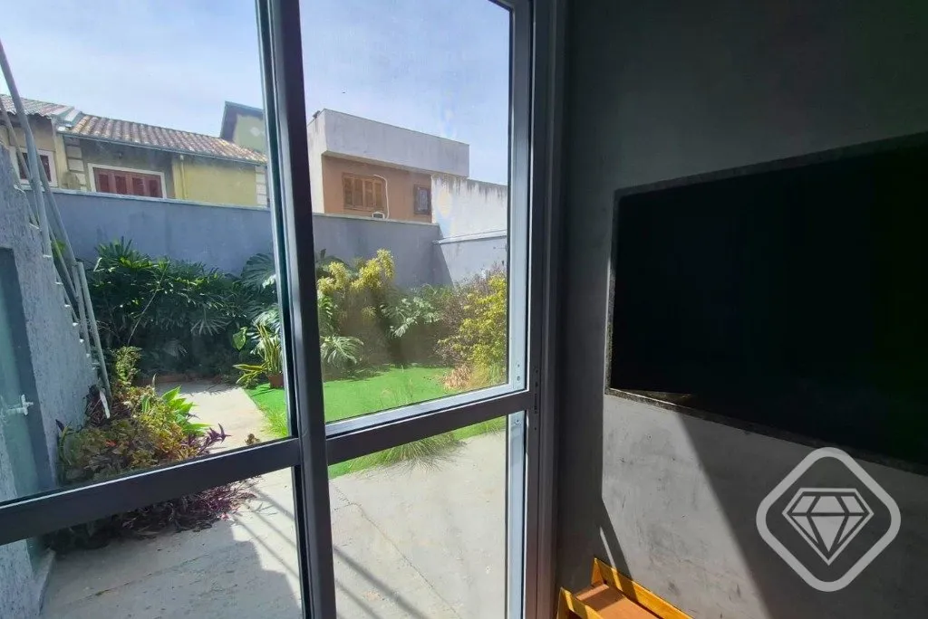 Imagem Casa moderna no Residencial Lagos de Nova Ipanema.

Espaço, conforto e segurança em um dos loteame...