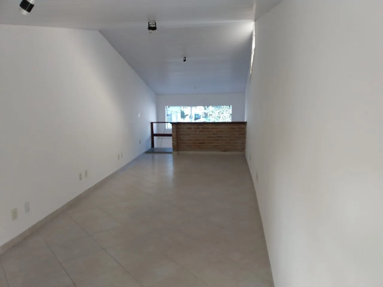 Imagem Comercial para Locação 60M², Centro, Pindamonhangaba - SP | SALA COMERCIAL - CELESTE COZZI
