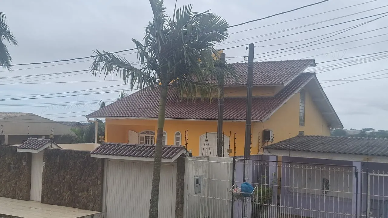 Imagem Casa próximo ao centro de Viamão!