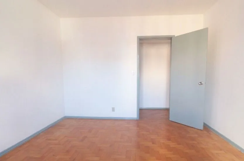 Imagem Apto 02 dorm e 01 vaga, sala, coz, dep emp, frente, 77 m2, Bairro Passo da Areia