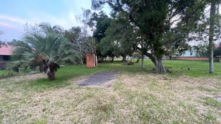 Imagem Terreno Residencial/Comercial à Venda em Araçatuba, Imbituba-SC, Próximo à Praia do Rosa!