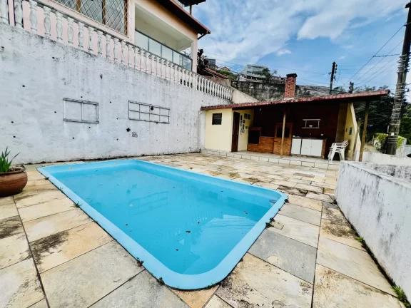 Imagem Casa para Venda em Teresópolis, Agriões, 5 dormitórios, 2 suítes, 3 banheiros, 2 vagas