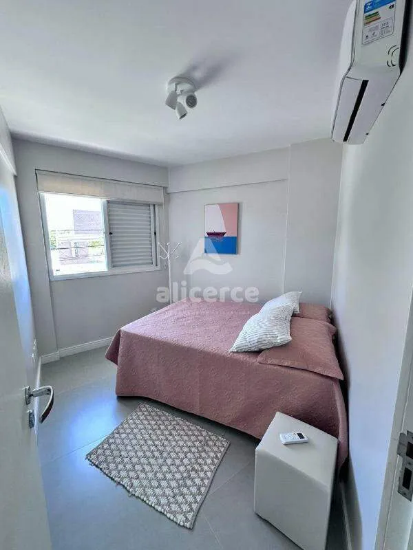 Imagem Oportunidade 3 dorm. com suíte na Praia da Cachoeira do Bom Jesus - Florianópolis/SC!