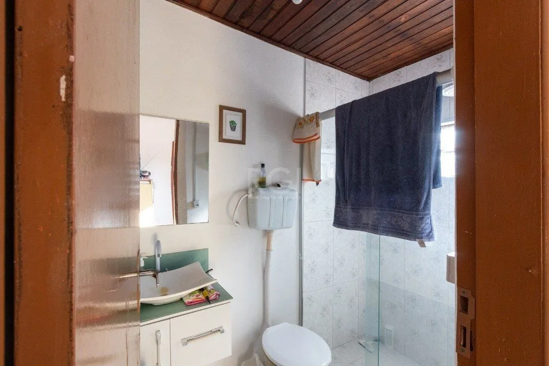 Imagem Casa para Venda - 240m², 6 dormitórios, sendo 3 suites, 2 vagas - Glória