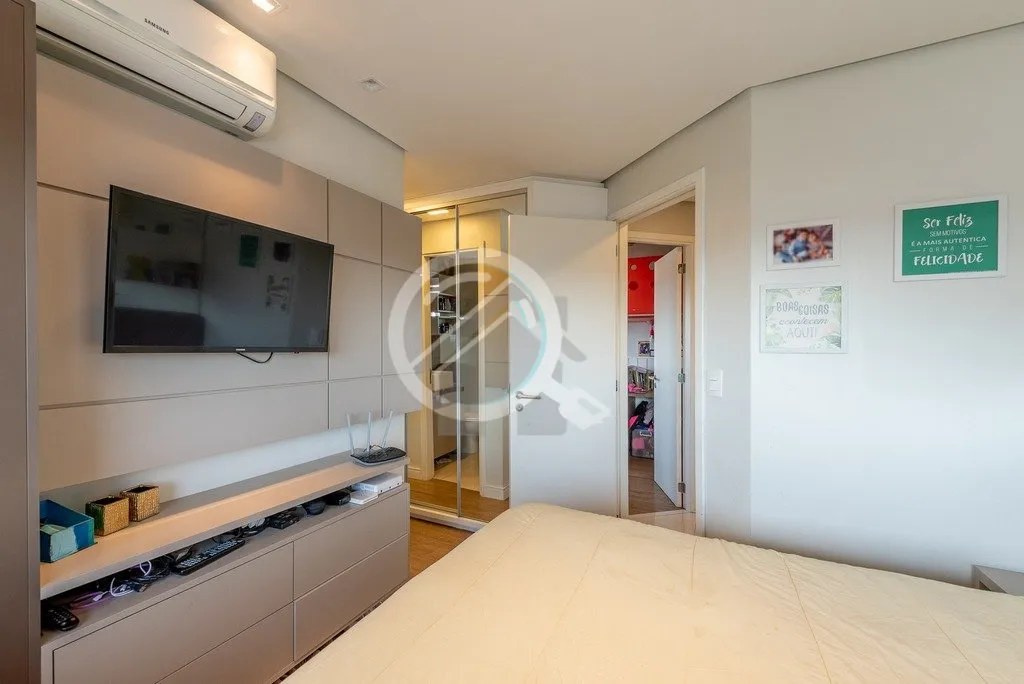 Imagem Ótimo apartamento em andar alto com linda vista perene do Rio Guaíba. Imóvel com 76,69 m2 de áre...