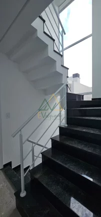 Imagem Sobrados em Condomínio à venda no Bairro Alto Curitiba PR
