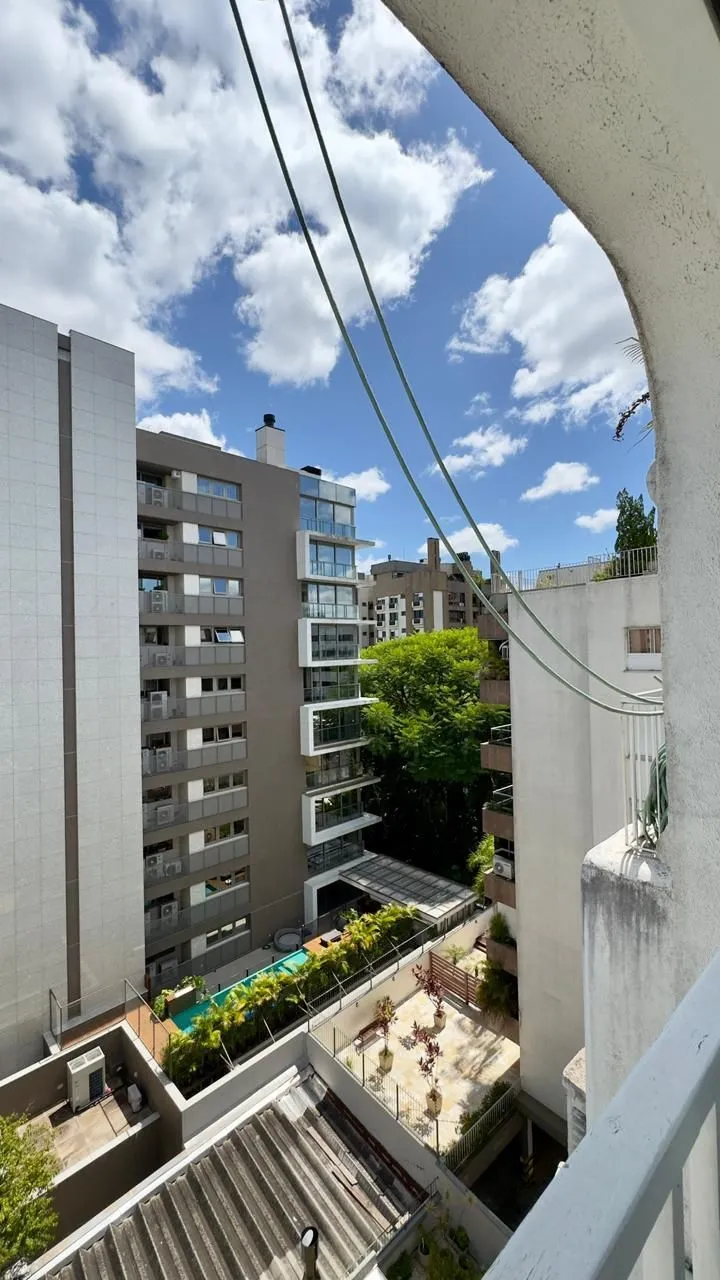 Imagem MÁFFER IMÓVEIS ALUGA - COBERTURA 3 DORMITÓRIOS, MOBILIADA com 500m² de área privativa, 2 Vagas de garagem, Av. Cristóvão Colombo - Higienópolis | Porto Alegre/RS
