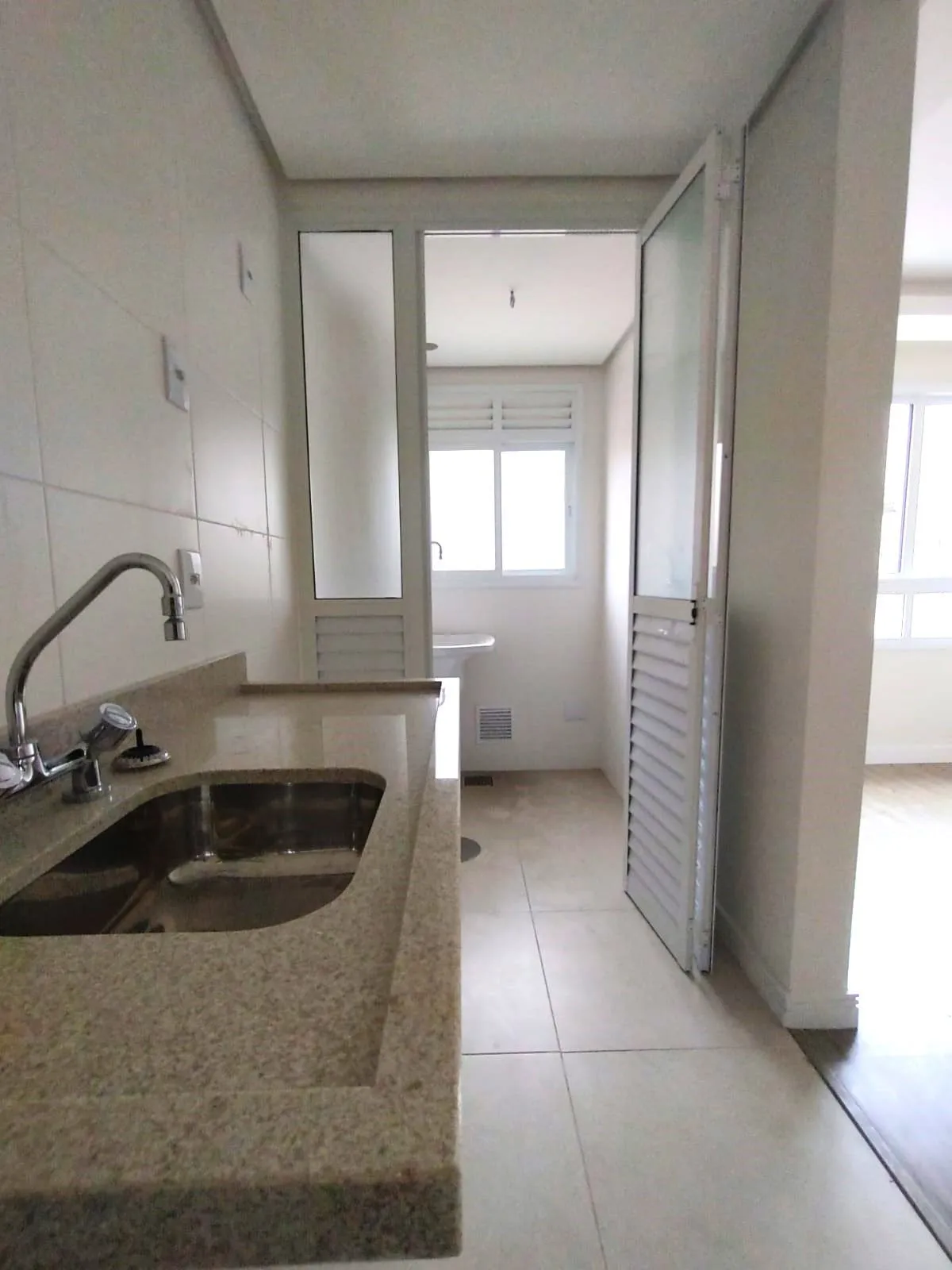 Imagem APARTAMENTO 1 DORMITÓRIO COM SUÍTE, COZINHA AMERICANA, LAVABO E AMPLO LIVING NO BOM FIM!