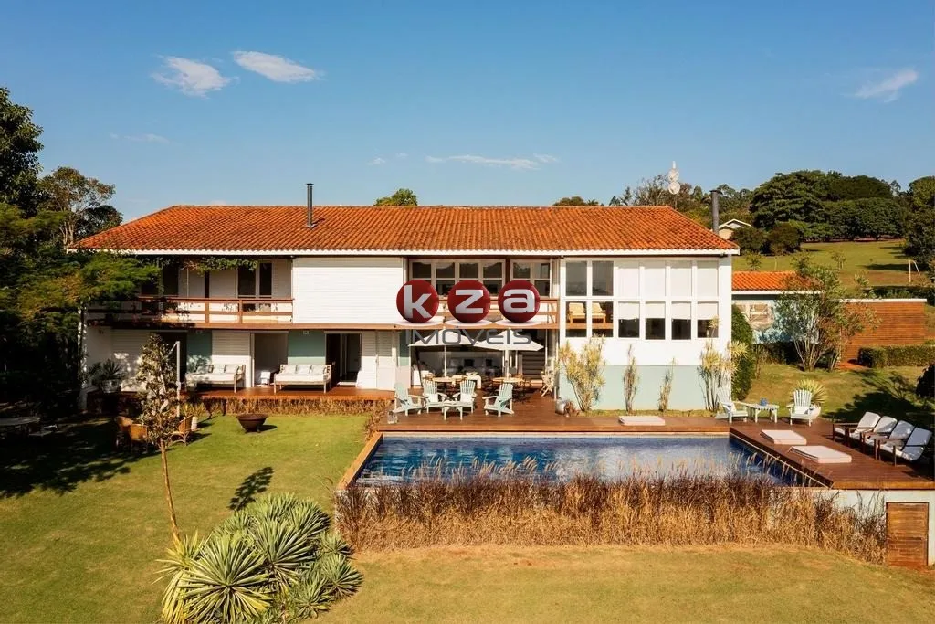 Imagem Luxuosa mansão de 4 quartos e 2 suítes com 24 vagas de garagem no Parque São Jorge, Avaré-SP: 800m² de pura elegância!