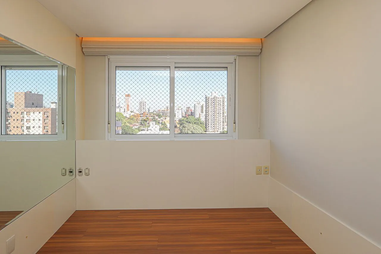 Imagem Apartamento de 3 quartos, 3 suítes, com 02 garagens individuais no Bairro Petrópolis, próximo a Encol.