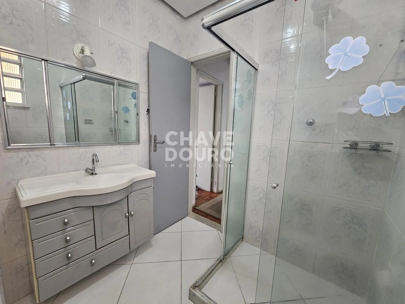 Imagem Apartamento 2 Quartos e 1 Quarto de Serviço à venda no Alto