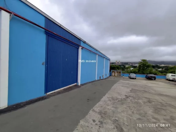 Imagem Galpão com 650m2 para locação em Barueri - SP.