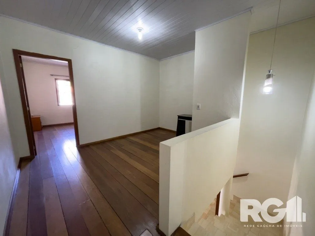 Imagem Casa 4 dormitórios na Azenha.