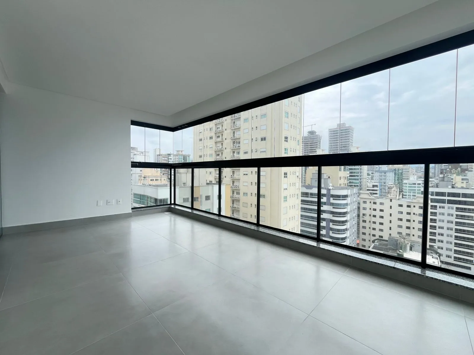 Imagem Apartamento com vista para o mar à venda com 207m2 por R$ 4.000.000,00