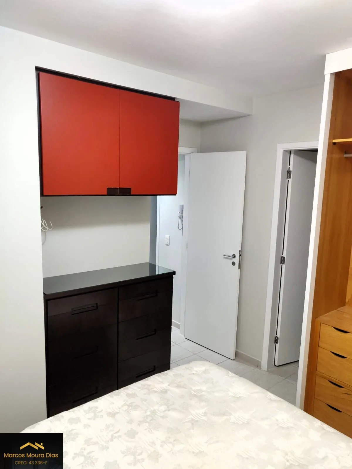 Imagem Apartamento na Pompeia com 2 dormitórios (1 suíte) e 2 vagas, próximo ao Sesc Pompeia. Edifício com portaria 24h e lazer