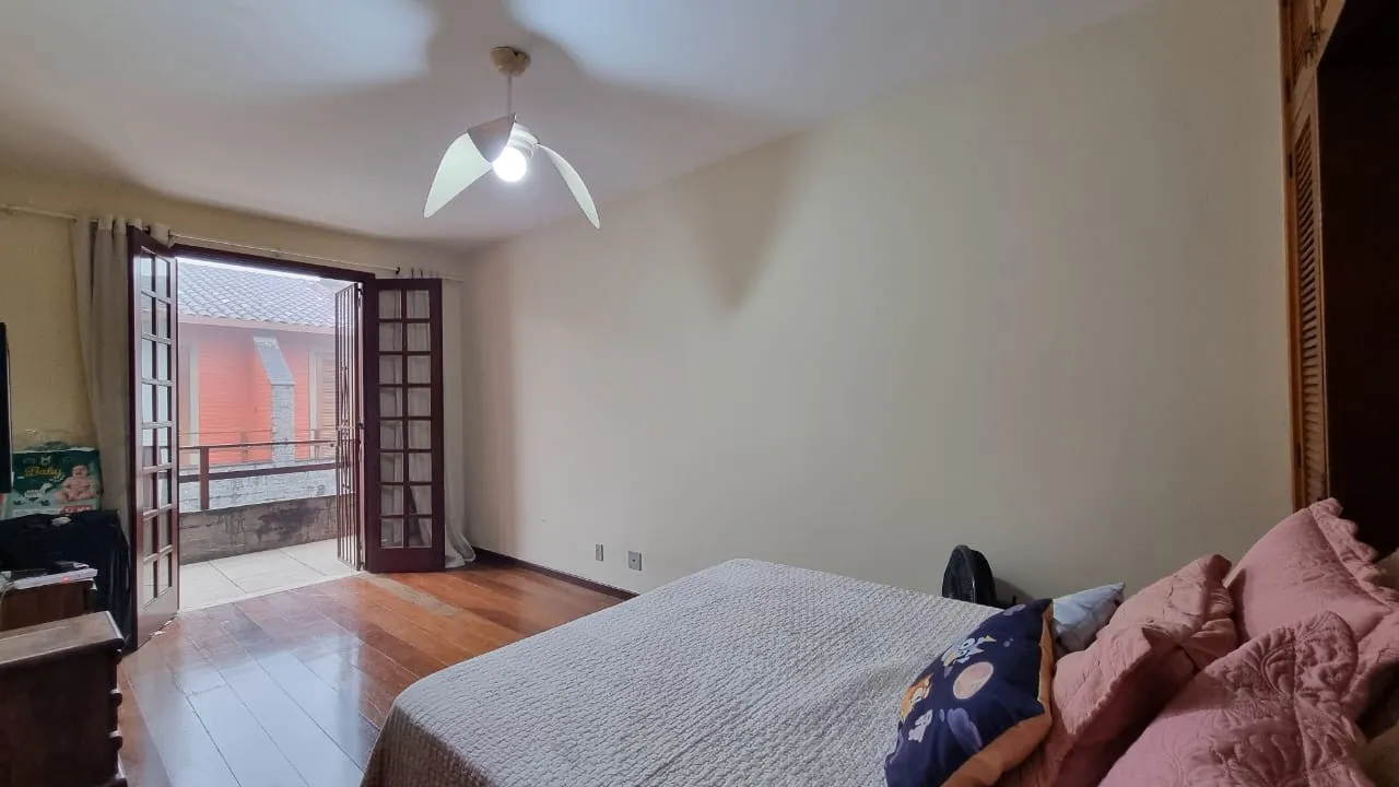 Imagem Casa em Condomínio para Venda em Teresópolis / RJ no bairro Alto