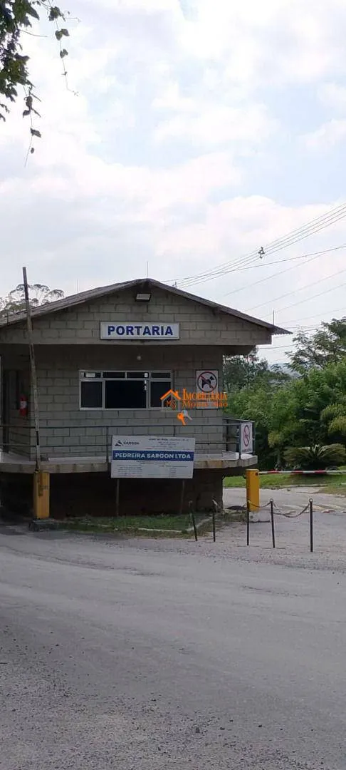 Imagem Chácara com 3 dormitórios à venda, 1760 m² por R$ 620.000,00 - Zona Rural - Arujá/SP
